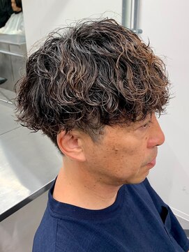 ジーニー 新百合ヶ丘(Genie) フェザーパーマサーフカール刈り上げセンターパート