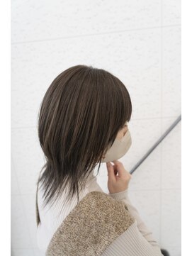 ビーヒアナウ N゜03 金沢駅西店(BE HERE NOW) くびレイヤーエモージュ前髪パーマグレーベージュレイヤーボブ