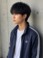 キュー(Cue_) 韓国風ナチュラルマッシュシャドウパーマセンターパート