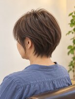 aptas 青山/表参道 白髪染め/白髪ぼかしハイライト/ボリュームアップエクステ&nbsp;表参道/青山/襟足すっきりナチュラルショート