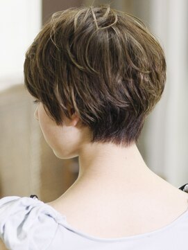 アンダートゥリー(_TREE) 【_TREE】大人ショートボブ「リトリート×ぬけ感」