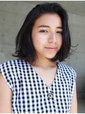 シンプルに切りっぱなしボブ