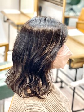 ロア(lore) 【lore銀座】グレージュ　癒しのヘッドスパ　ゆるふわミディ