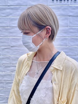 ステア ケース(stair case) 耳掛け　丸みショートボブ