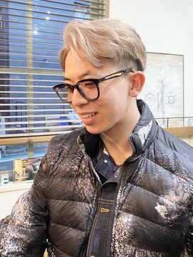 アットラブ バイ ベル(at'LAV by Belle) センターパート/刈り上げ/ブリーチ/ダブルカラー/メンズ