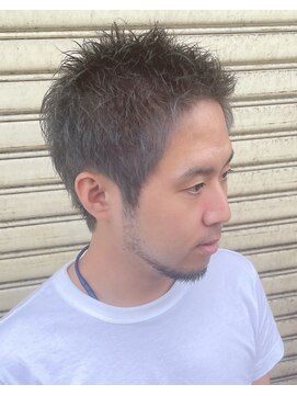 フリーク バーバーショップ 都島店(FREAK BARBER SHOP) シルバーカラースパイキーショート