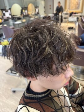 ノーム バイ アウラ(norm. by aura) 【ゆるめ波巻き&ハイライト】