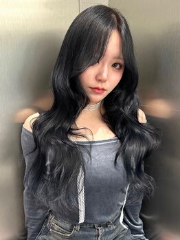 エリオ クペウ(aillo. cope'u)の写真/【中崎町駅/ブリーチ】小顔に魅せてくれる顔周りレイヤーカットで、ロングでも重く見せないスタイルに＊