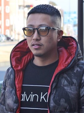 キングスマントーキョー 三鷹店(KINGSMAN TOKYO) アップバング / ツーブロック / スキンフェード[三鷹/バーバー]