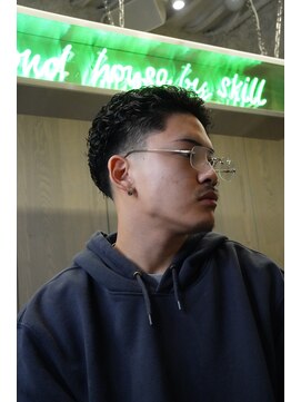 スキルセカンドハウス 天神(SKILL SECOND HOUSE) 極道パーマ ミドルフェード