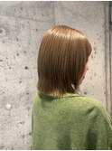 オリーブベージュ