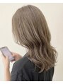 コア(CoRe.gn) ハイライトカラーで自然に立体感を出した髪色