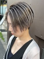 ラフ 立川(Laff) ショートヘアショートボブ白髪ぼかしハイライトカラーボブ