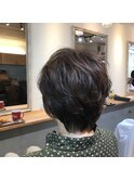 ふんわりパーマのショートスタイル