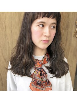 ツイギー 伊賀上ビル店(TWiGGY) カジュアル強めなオン眉ミディアム。