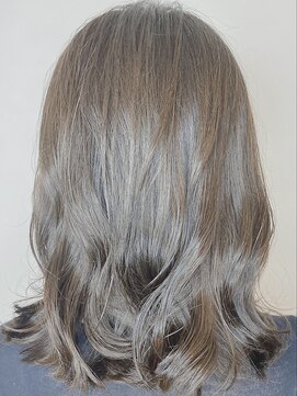 ジーナ 池袋(Zina) ＃イルミナ#アディクシー#デザインカラー