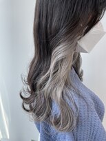 アライブ キチジョウジ(ALIVE Kichijoji)&nbsp;韓国風インナーカラー×シルバー/イヤリングカラー