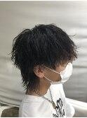 ツイスパウルフ(刈り上げツーブロック黒髪パーマ)