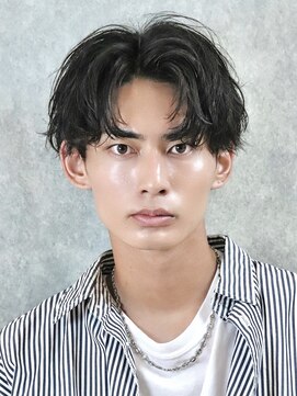 アーリー(Ali'i) コンマバング緩めソフトツイスト刈り上げマッシュパーマ