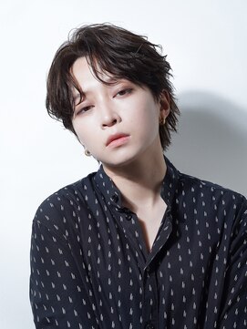 アルファ 新宿(alpha) フェザーパーマ/ブルーブラック/刈り上げセンターパート[新宿]