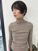 ヤウ(YAU) 黒髪マッシュショート