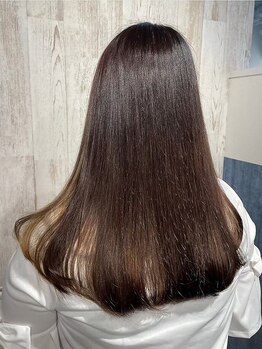 コンフェティ さくら浄水店(Confetti)の写真/《髪質改善トリートメント》で指通りなめらかな艶々、サラサラ美髪に♪トリートメント効果で色持ちもUP！