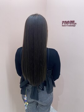 ルーム シンサイバシ(room shinsaibashi) 【KANAKO】落ち着いたオリーブベージュカラーで艶感UP