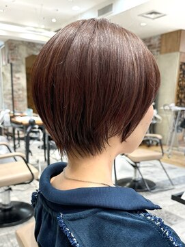 アフロート ルヴア(AFLOAT RUVUA) 「岩田莉奈」ハイライトで白髪ぼかし★くびれショートボブ 新宿