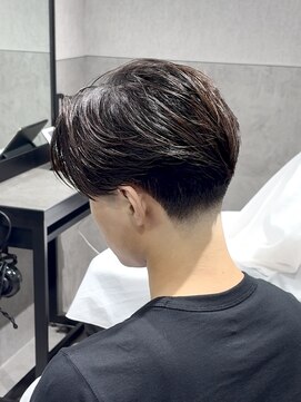 テクト バイアッシュ 吉祥寺店(Tect by Ash) ニュアンスパーマフェザーパーマセンターパートテーパーフェード