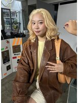 髪と音処 マトペ 海外風レイヤーボブ/抜きっぱなしブロンド