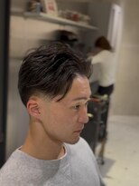 フランクスバーバーザスタンド(Frank’s barber the stand)&nbsp;刈り上げセンターパート/波巻きツイストスパイラル/飯田橋