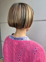 ヘアーアイストゥーレ(HAIR ICI TRE) 三毛猫カラーベージュカラーブリーチカラー 大人ボブ厚めバング