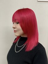 フェイス 石川町 (FACE) ビビッドピンク×ミディアムストレート