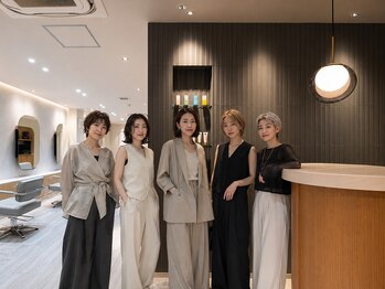 ザビー(THE B)の写真/幅広い年代の女性スタイリスト在籍！お客様の年代やご希望に合わせたスタイリストが担当いたします♪