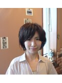 大人可愛いショートレイヤー