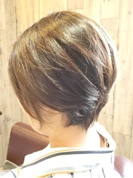 コンフィ(Confit) ショートボブ