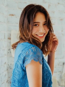 ディバイン ティエドゥール お花茶屋(divine tiedeur) ナチュラルセミロング