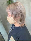 ウルフカット、ミルクティーベージュ、ブリーチカラー