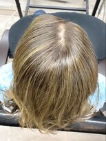 ヴィフ 大船(VIF)&nbsp;白髪ぼかしハイライト×こなれミディミディ/大船/大船駅/美髪