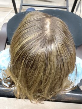 ヴィフ 大船(VIF) 白髪ぼかしハイライト×こなれミディミディ/大船/大船駅/美髪