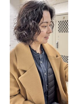 コス(kos) 二子玉川美容院おすすめ30代40代ショートボブブリーチハイライト
