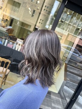 エスト 小倉(est) コントラストハイライト/グレージュ/ミディアムボブ/髪質改善