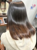 ロウ 町田(ROW)&nbsp;ワンレンボブ前下がりショート内巻きワンカール鎖骨ミディアム