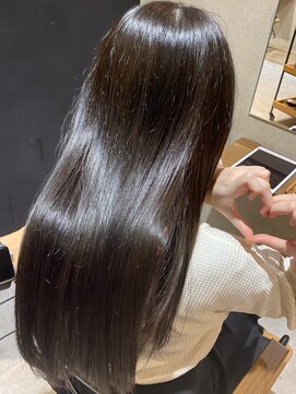レジュアル(RESSUAL) デザインカラーレイヤーカットウェットヘア夏オリーブベージュ