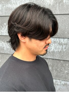 ヒュイル バイ ニアウ(Hwyl by Niau) メンズマッシュセンターパートスパイラルパーマニュアンスパーマ