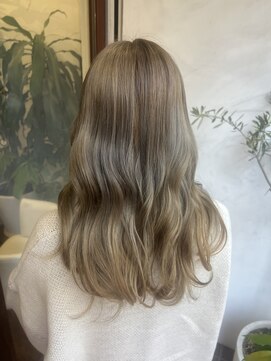 アン(Hair make un) オリーブベージュ