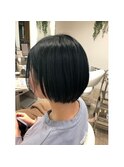 ミニボブ+透明感ブルーブラック