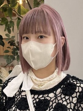 アム(am) グレージュ切りっぱなしボブ前髪ありミニボブミルクティベージュ