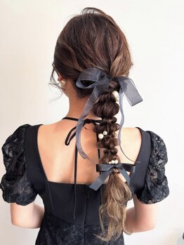 ヘアープレース アディクション(ADDICTION)の写真/【ADDICTION★18周年★】プロの技術で崩れにくく可愛いスタイルが長続き！特別な日もお任せ☆