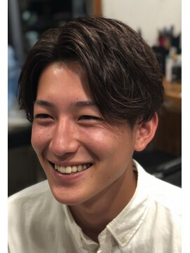 メンズ ルシードスタイル アウラ 松戸市五香(LUCIDO STYLE Aura) チャコールグレー×ショートセンターパートの爽やかビジカジヘア